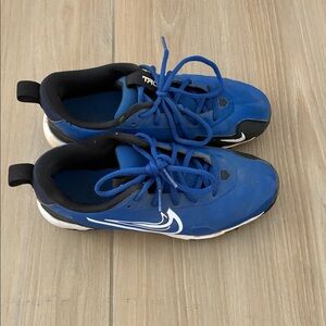 Nike Kids Blue and Black Athletic Cleats